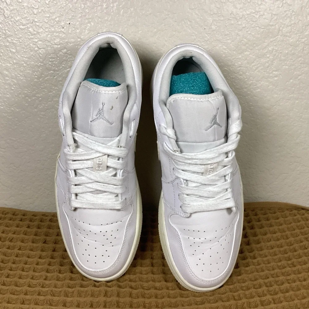 Nike Air Jordan 1 Retro Low Mens Sz 8.5 Triple White Silver Sneakers 553558-105